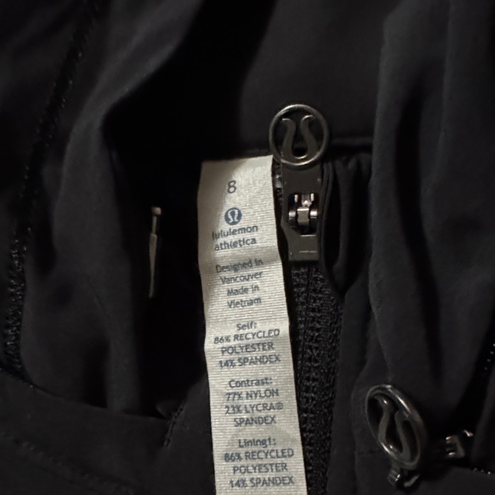 Lululemon Run Jacket. Size 8 - Picture 6 of 7